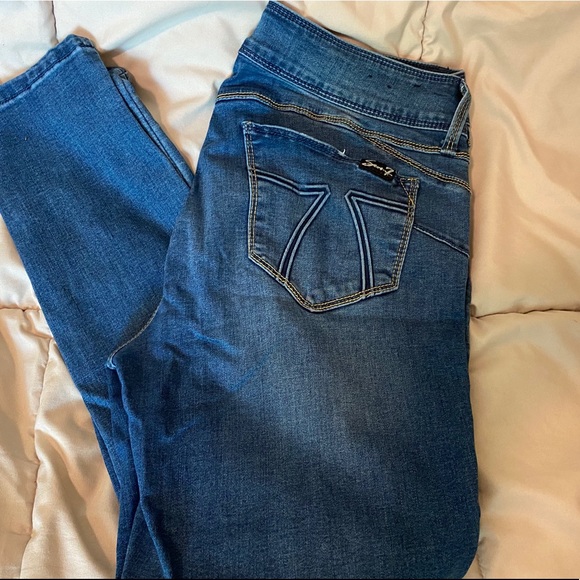 Seven7 Distressed Denim Leggings Size 10 - Picture 2 of 8